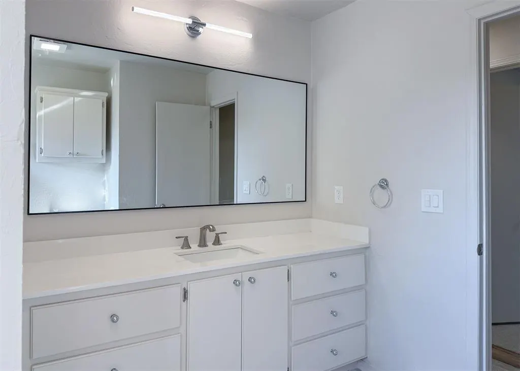 Photo 12 — 8813 Rambling Road, Oklahoma City, OK 73132