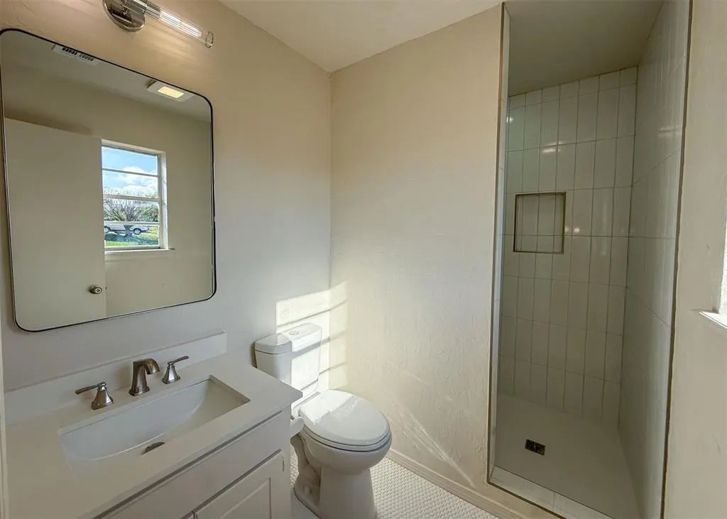 Photo 17 — 8813 Rambling Road, Oklahoma City, OK 73132