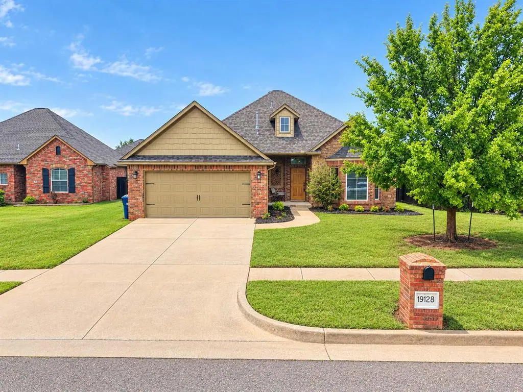 Front exterior — 19128 Summer Grove Avenue, Edmond, OK 73012