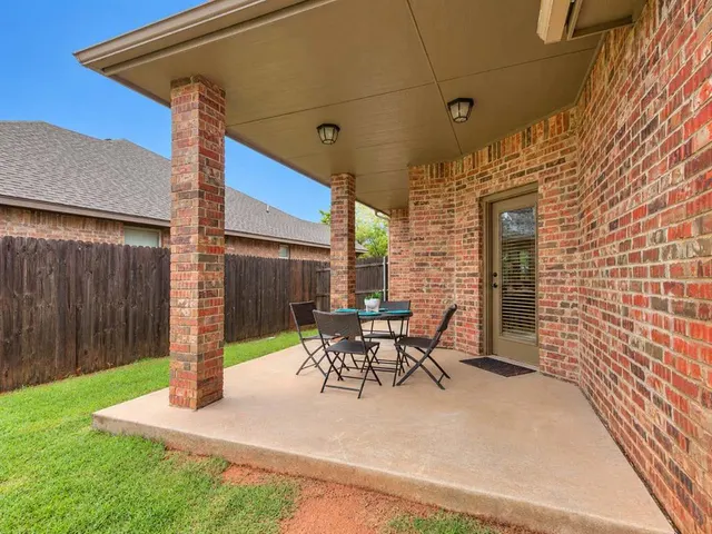 Photo 7 — 19128 Summer Grove Avenue, Edmond, OK 73012