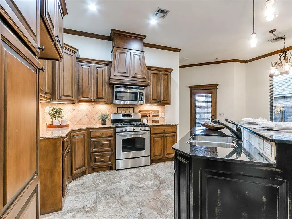Photo 18 — 19128 Summer Grove Avenue, Edmond, OK 73012