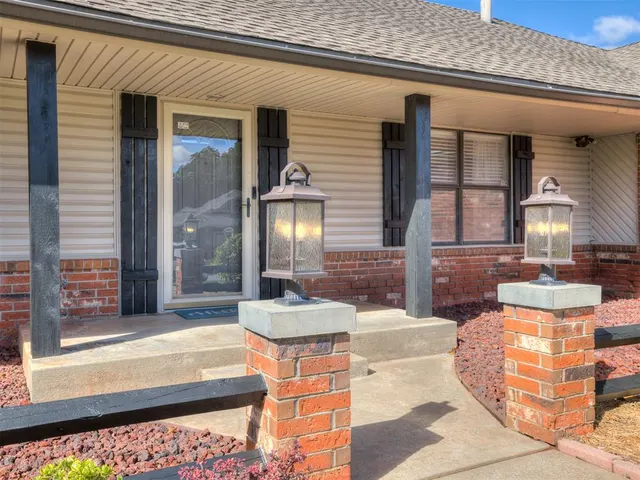 Photo 3 — 13109 Silver Eagle Trail, Edmond, OK 73013
