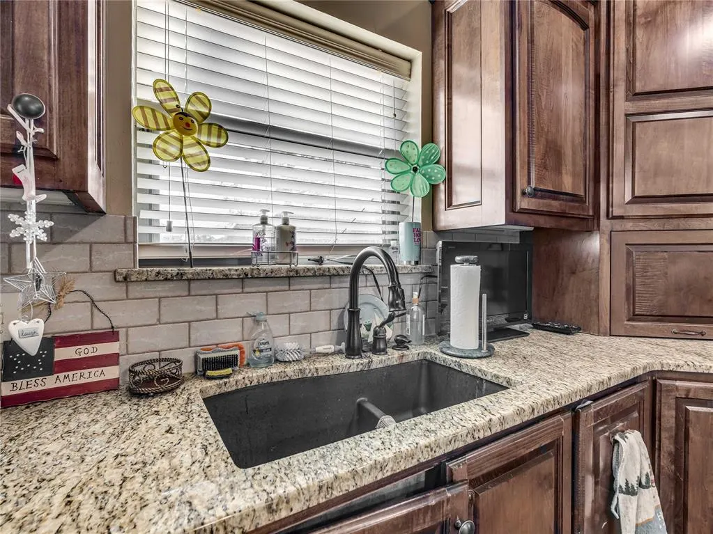 Photo 12 — 13108 Rock Meadows Circle, Oklahoma City, OK 73142