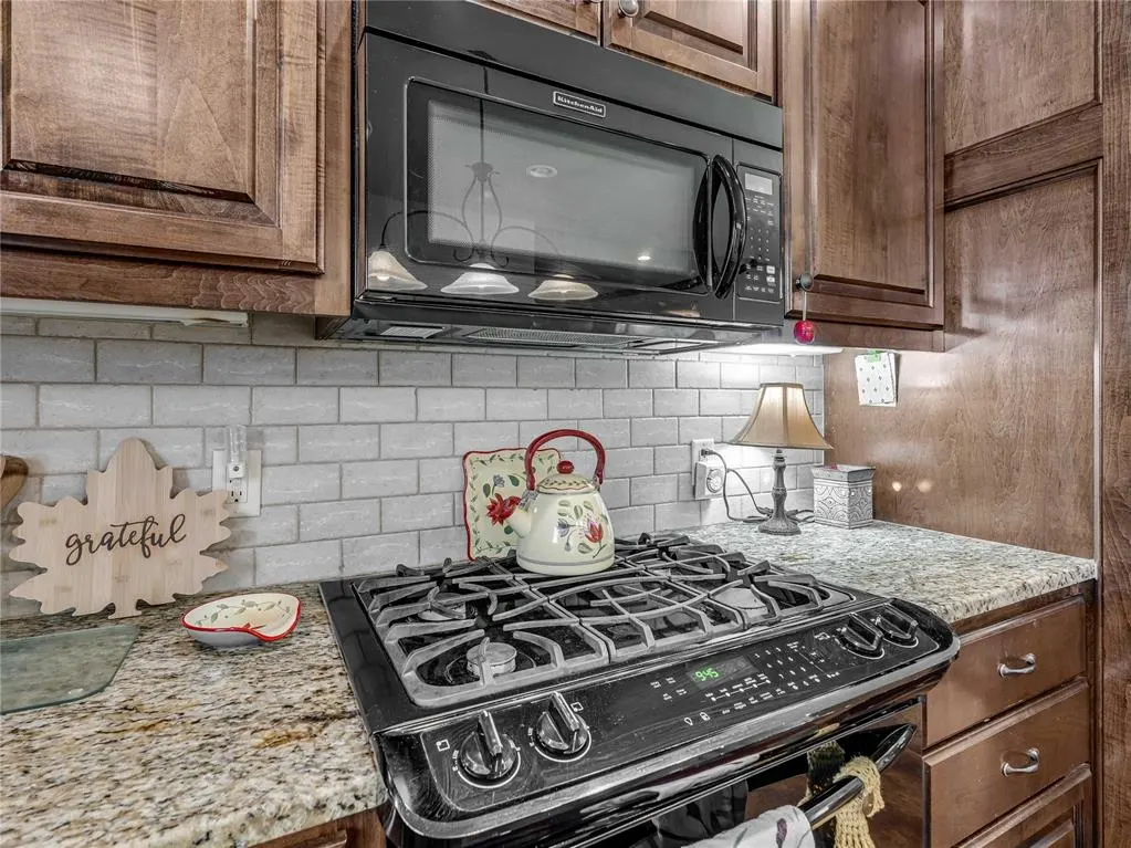 Photo 13 — 13108 Rock Meadows Circle, Oklahoma City, OK 73142