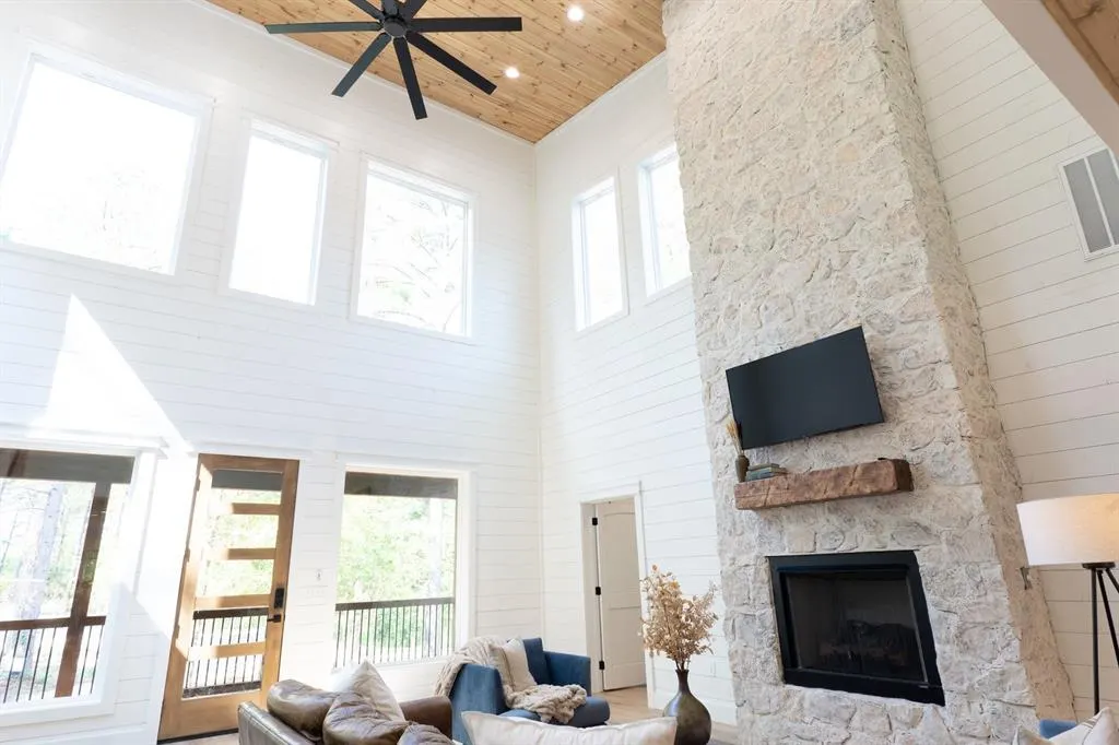 Photo 5 — 130 Sweetwater Lane, Broken Bow, OK 74728