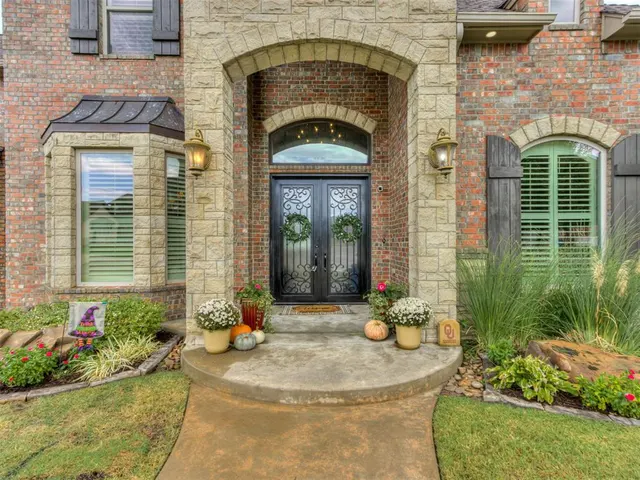Photo 2 — 616 Beckman Court, Yukon, OK 73099