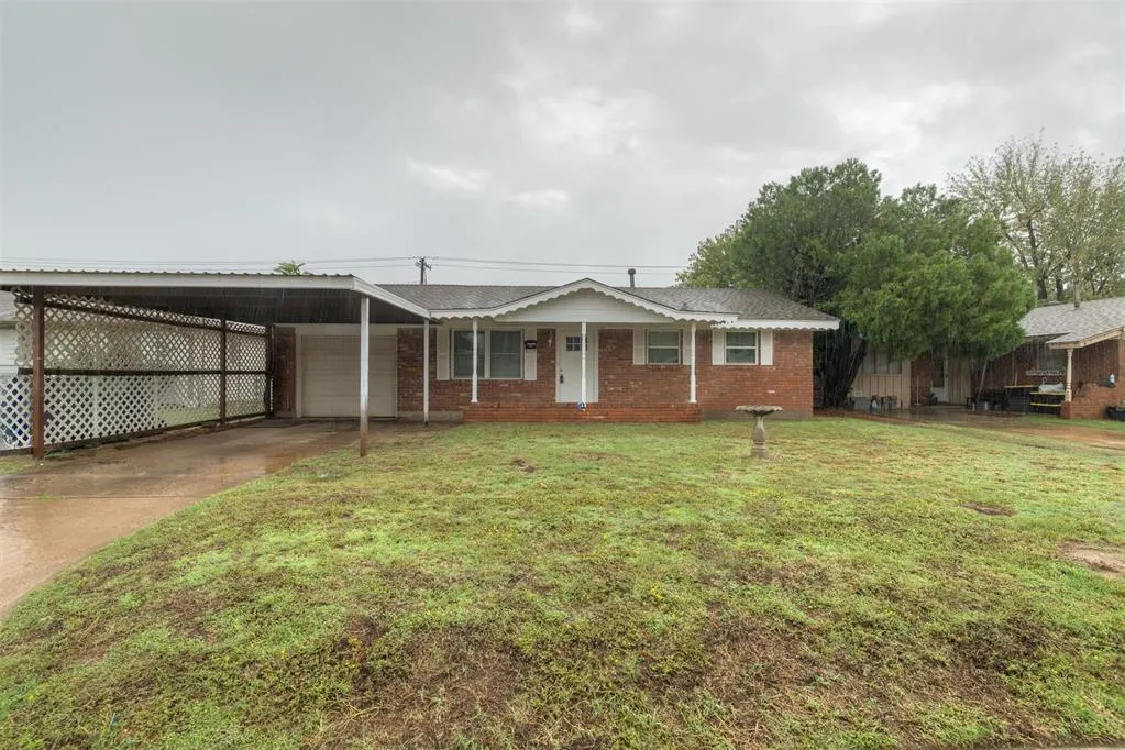 Front exterior — 940 N Bradley Avenue, Oklahoma City, OK 73127