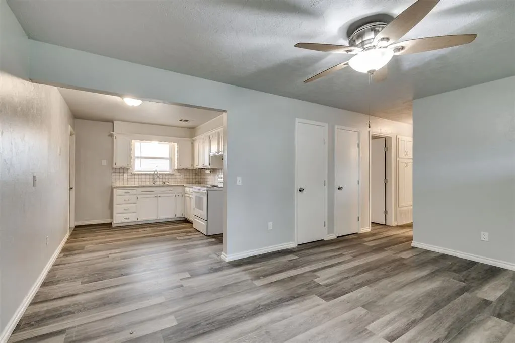 Photo 3 — 940 N Bradley Avenue, Oklahoma City, OK 73127