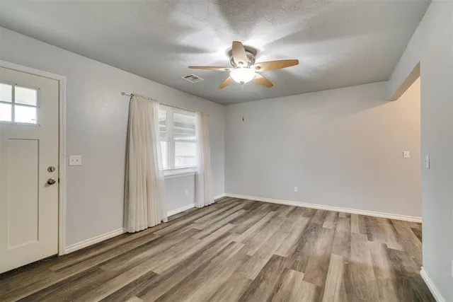 Photo 6 — 940 N Bradley Avenue, Oklahoma City, OK 73127