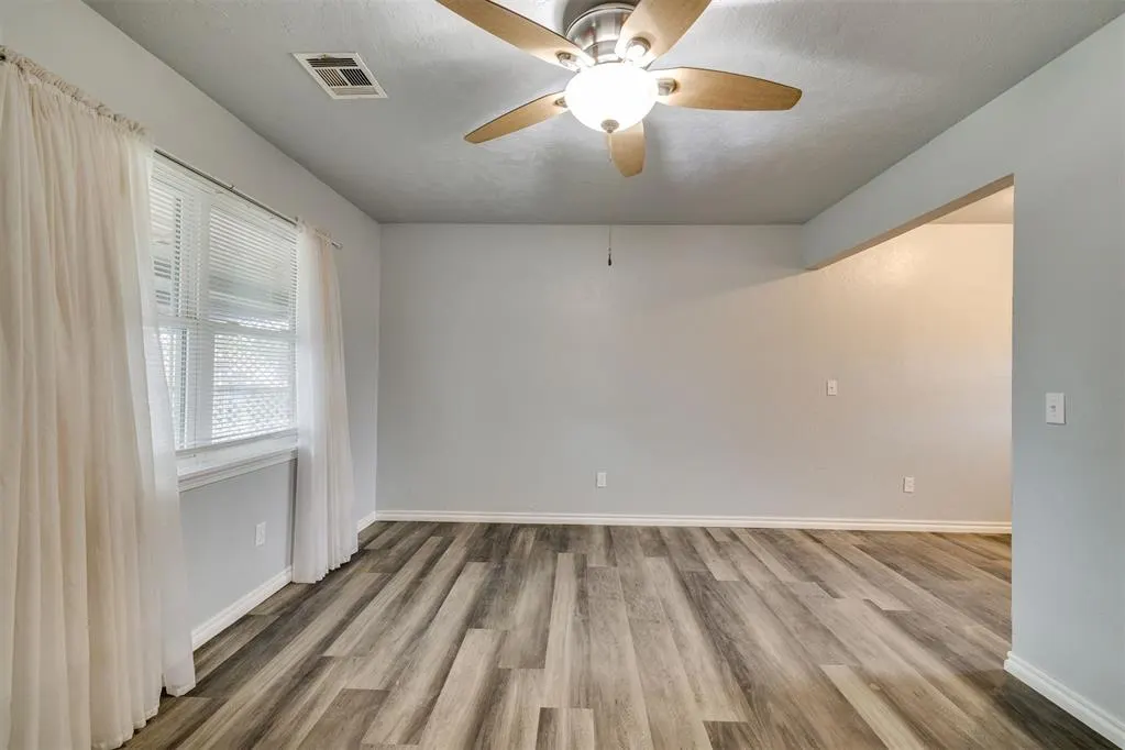 Photo 7 — 940 N Bradley Avenue, Oklahoma City, OK 73127