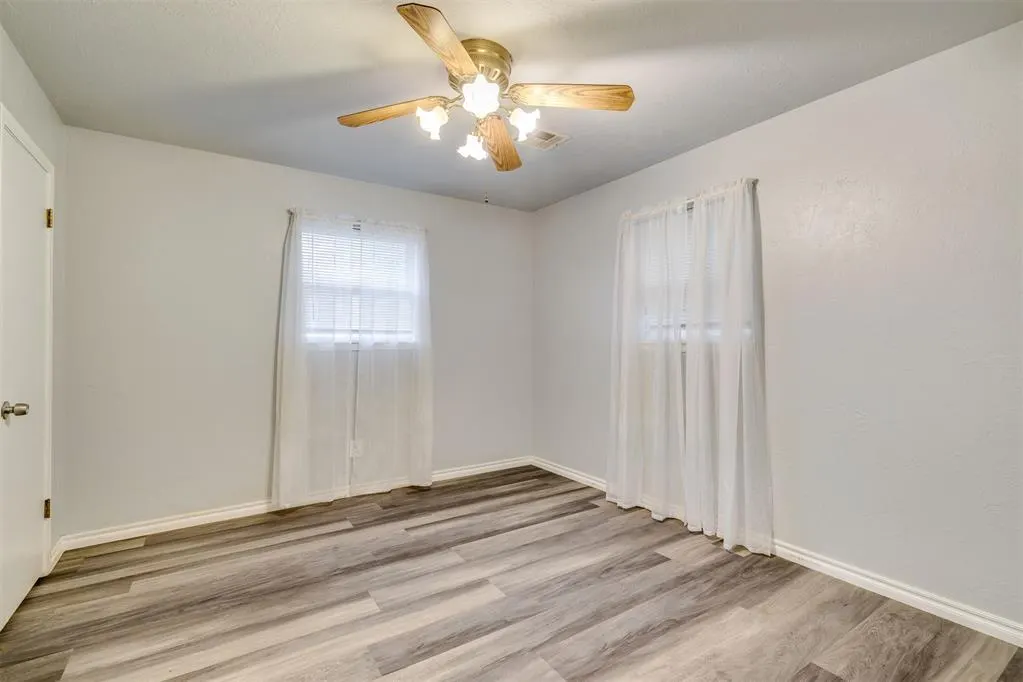 Photo 17 — 940 N Bradley Avenue, Oklahoma City, OK 73127