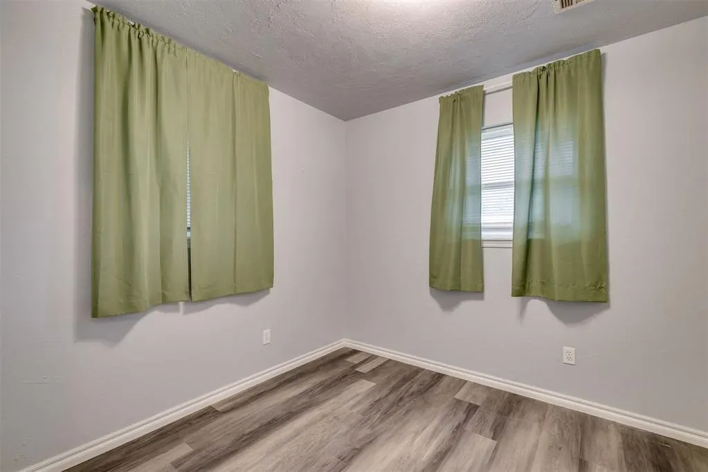Photo 19 — 940 N Bradley Avenue, Oklahoma City, OK 73127