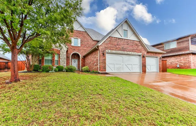 Photo 2 — 19004 Barnstable Court, Edmond, OK 73012