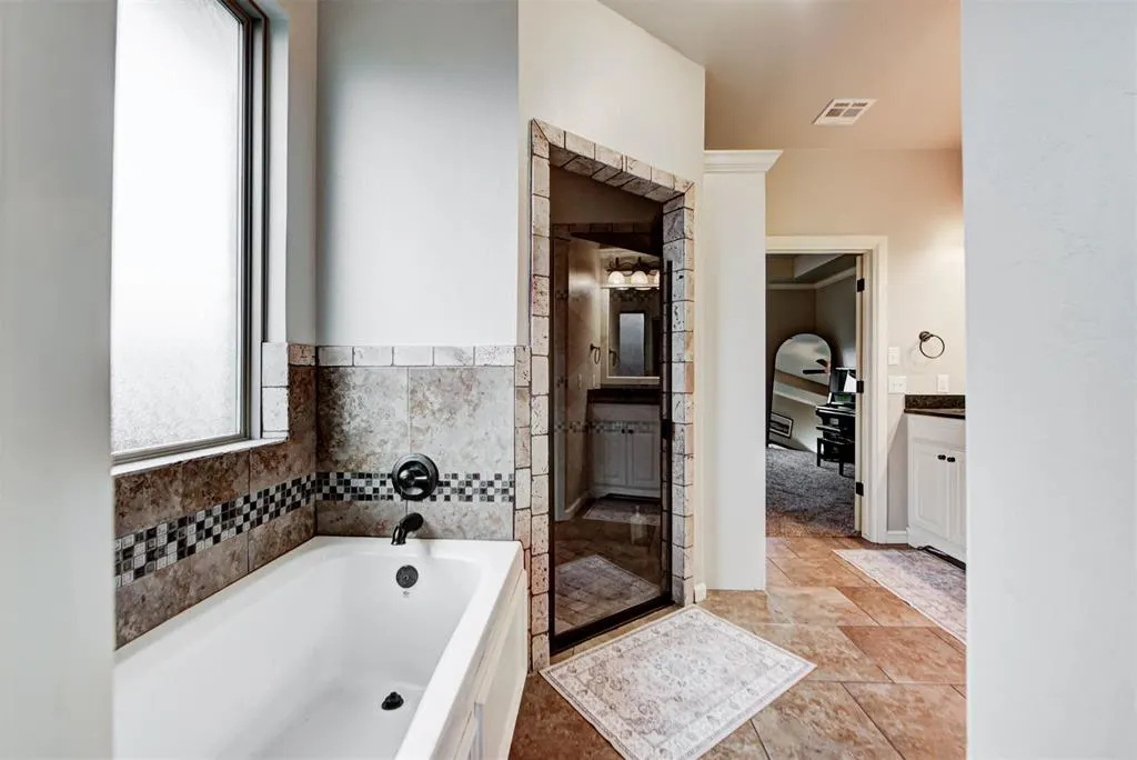 Photo 32 — 19004 Barnstable Court, Edmond, OK 73012
