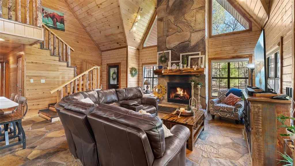 Photo 4 — 263 Orca Road, Broken Bow, OK 74728