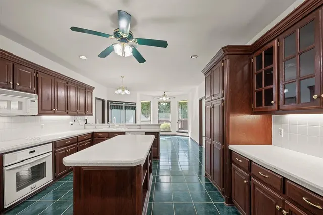 Photo 8 — 19417 Yearling Way, Edmond, OK 73012