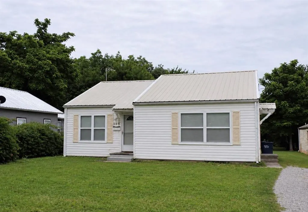 Front exterior — 1327 Eureka Street, Seminole, OK 74868