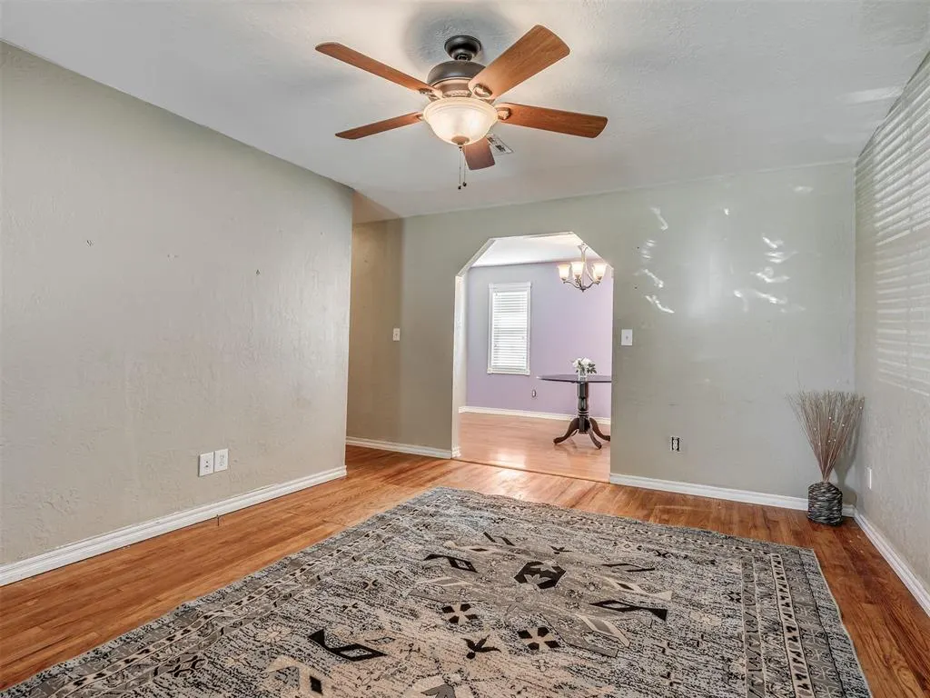 Photo 3 — 921 Cherokee Place, Lindsay, OK 73052