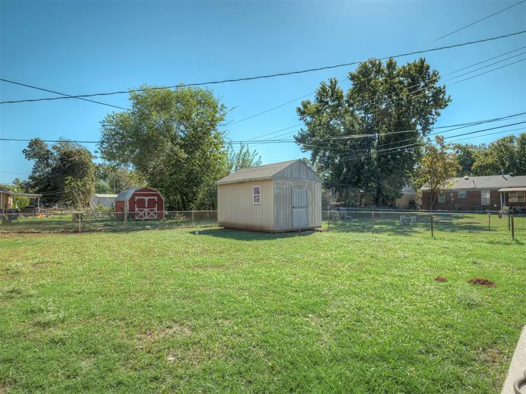 Photo 13 — 921 Cherokee Place, Lindsay, OK 73052
