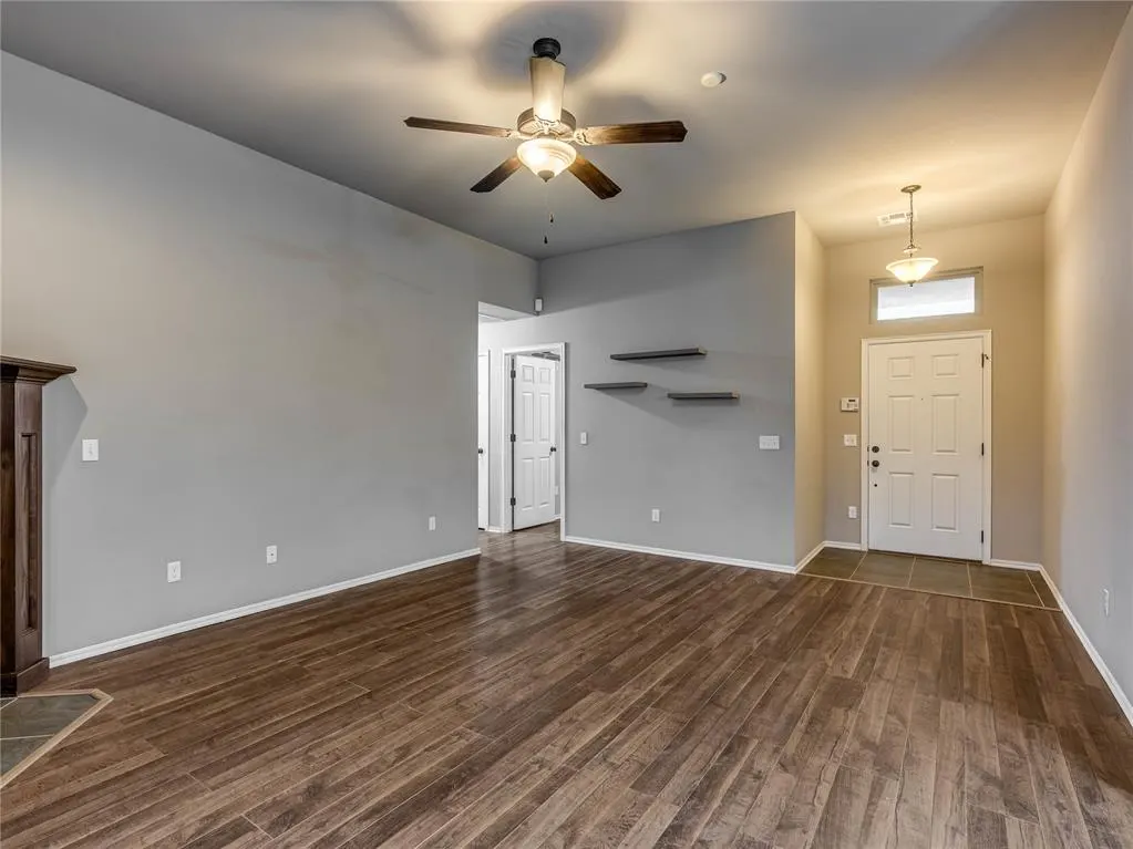 Photo 8 — 604 Heather Lane, Moore, OK 73160
