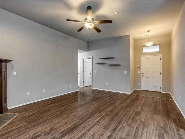 Photo 8 — 604 Heather Lane, Moore, OK 73160