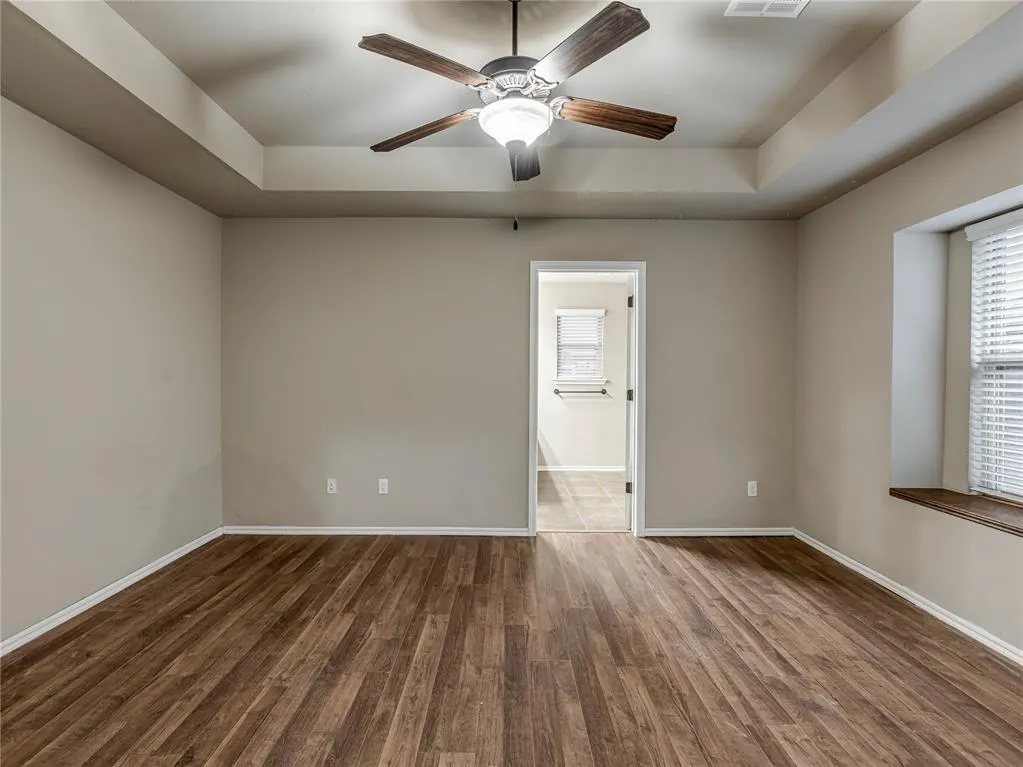 Photo 14 — 604 Heather Lane, Moore, OK 73160