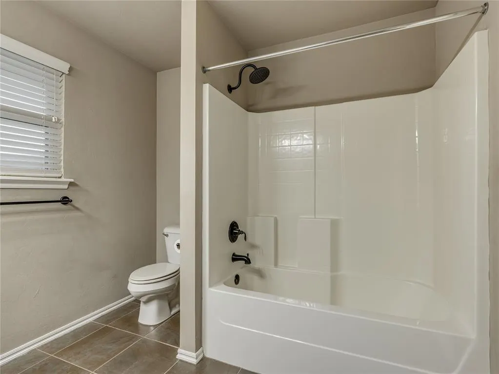 Photo 19 — 604 Heather Lane, Moore, OK 73160