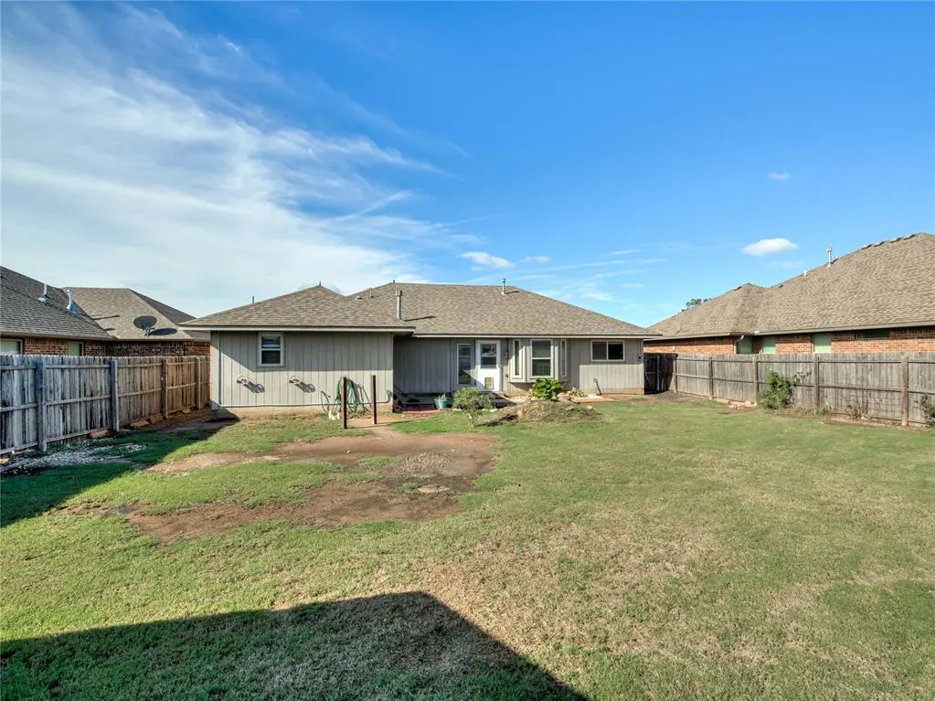 Photo 38 — 604 Heather Lane, Moore, OK 73160