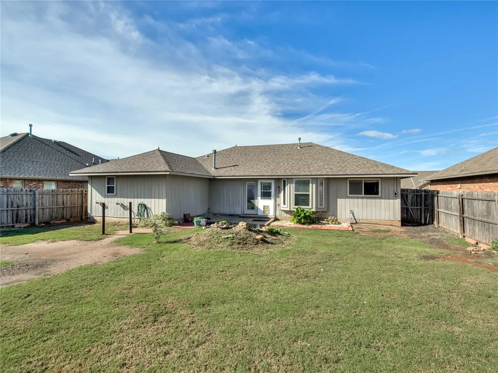 Photo 39 — 604 Heather Lane, Moore, OK 73160