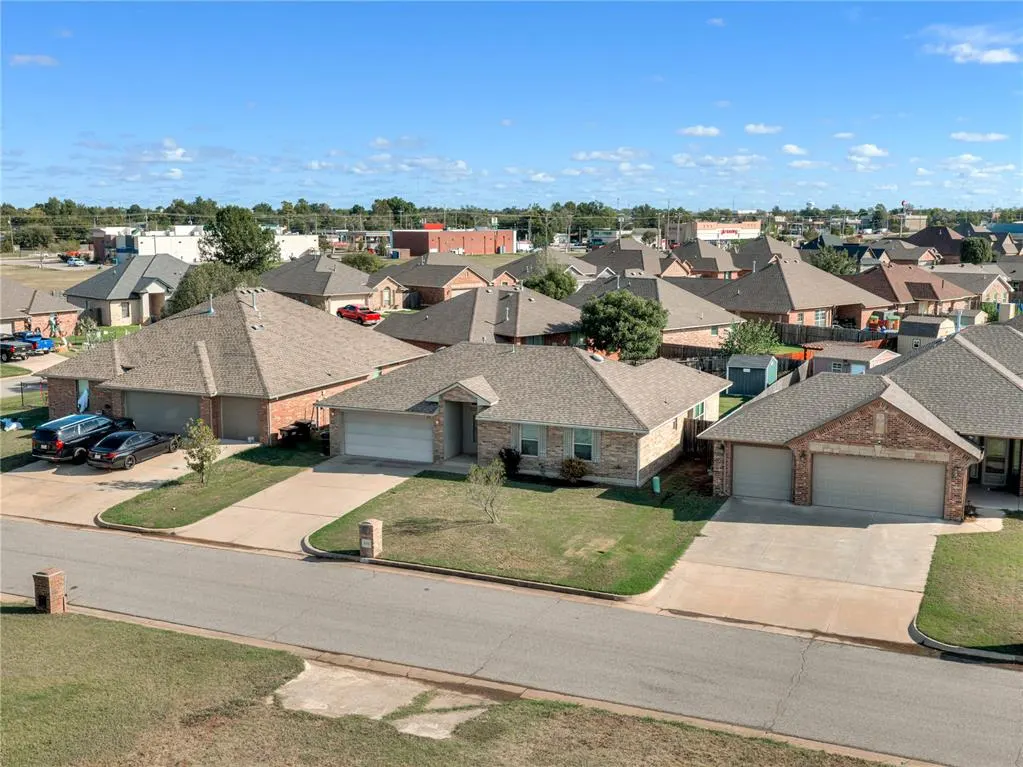 Photo 42 — 604 Heather Lane, Moore, OK 73160