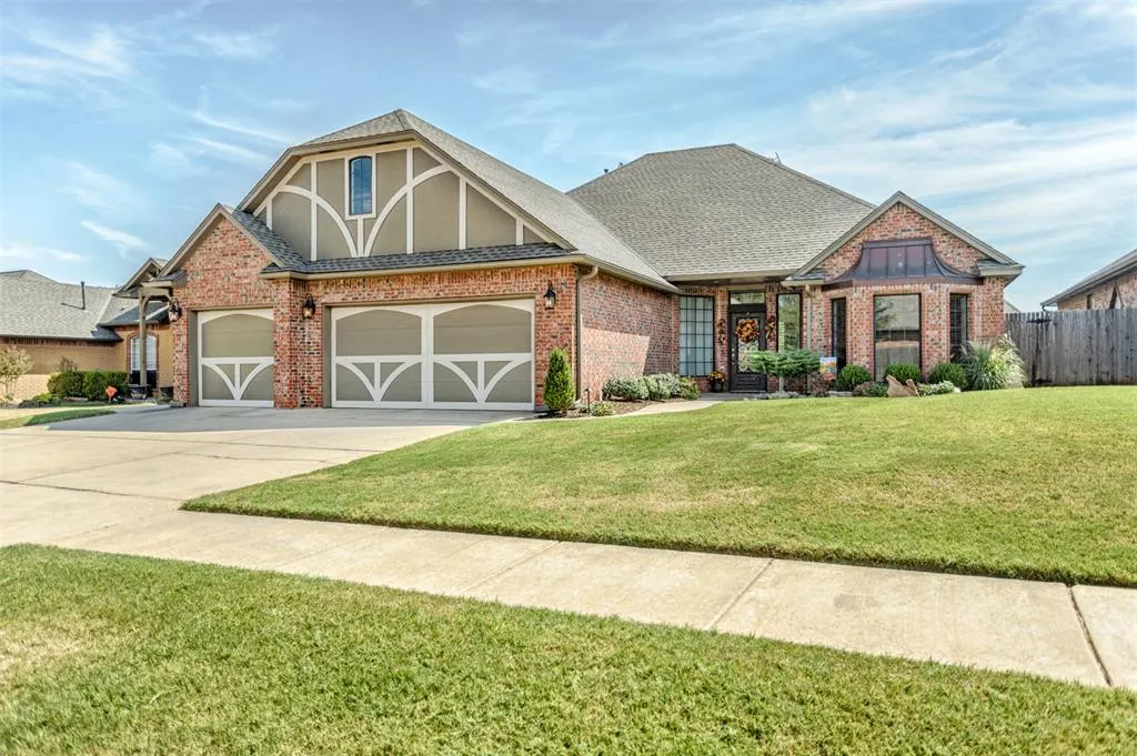 Front exterior — 16120 Promontory Road, Edmond, OK 73013