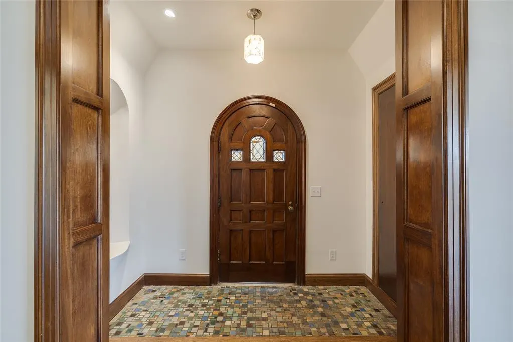 Photo 6 — 644 NE 14th Street, Oklahoma City, OK 73104