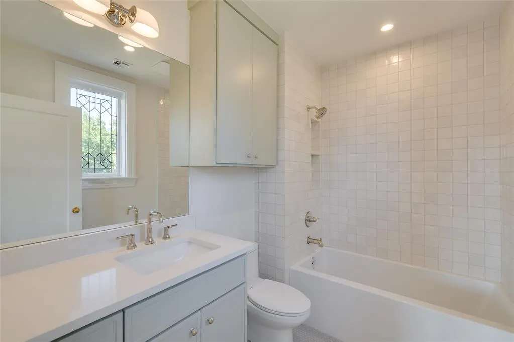 Photo 32 — 644 NE 14th Street, Oklahoma City, OK 73104
