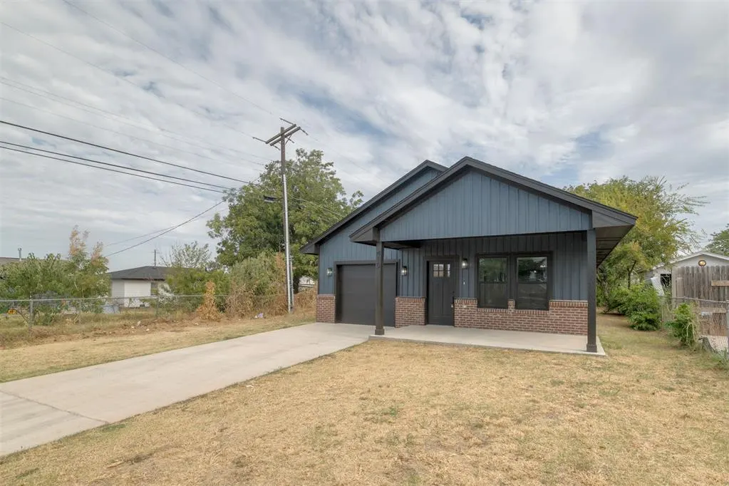 Photo 2 — 415 SE 54th Street, Oklahoma City, OK 73129