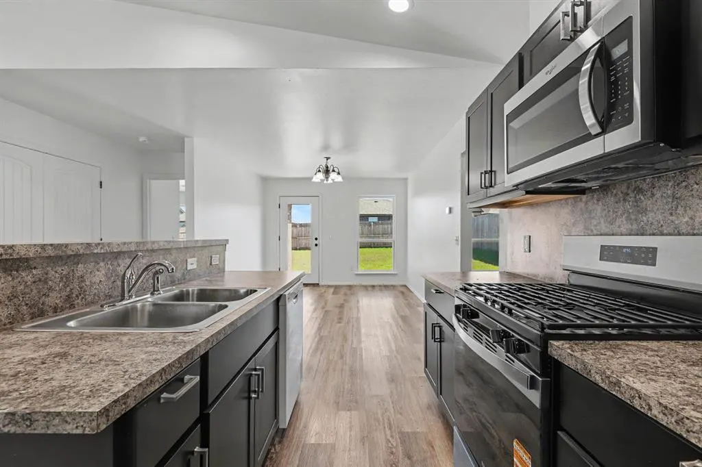 Photo 8 — 14644 Bedrock Lane, Yukon, OK 73099