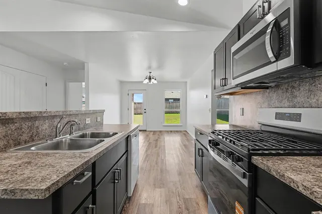 Photo 8 — 14644 Bedrock Lane, Yukon, OK 73099