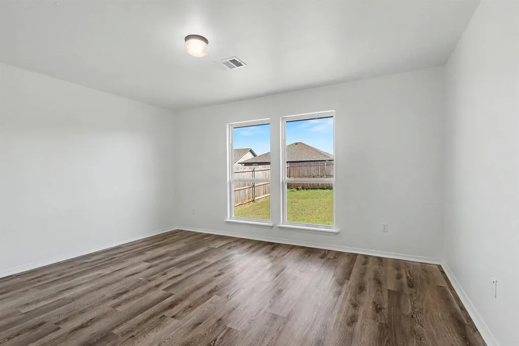 Photo 10 — 14644 Bedrock Lane, Yukon, OK 73099