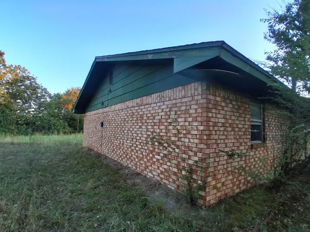 Photo 2 — 43209 Mocassin Trail Road, Meeker, OK 74855