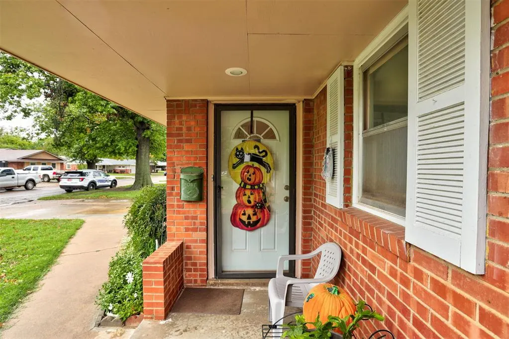 Photo 4 — 1418 W Thompson Avenue, Enid, OK 73703