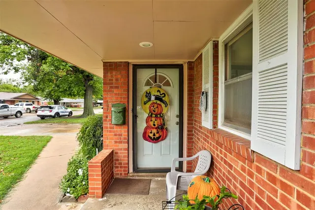 Photo 4 — 1418 W Thompson Avenue, Enid, OK 73703