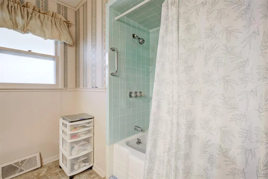 Photo 18 — 1418 W Thompson Avenue, Enid, OK 73703