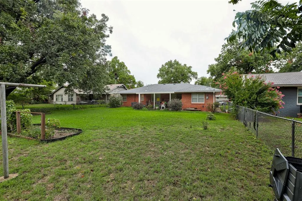 Photo 27 — 1418 W Thompson Avenue, Enid, OK 73703