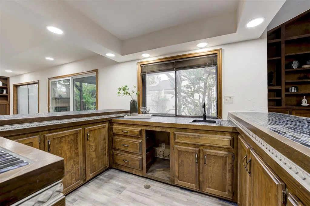 Photo 9 — 3021 Raintree Road, Oklahoma City, OK 73120