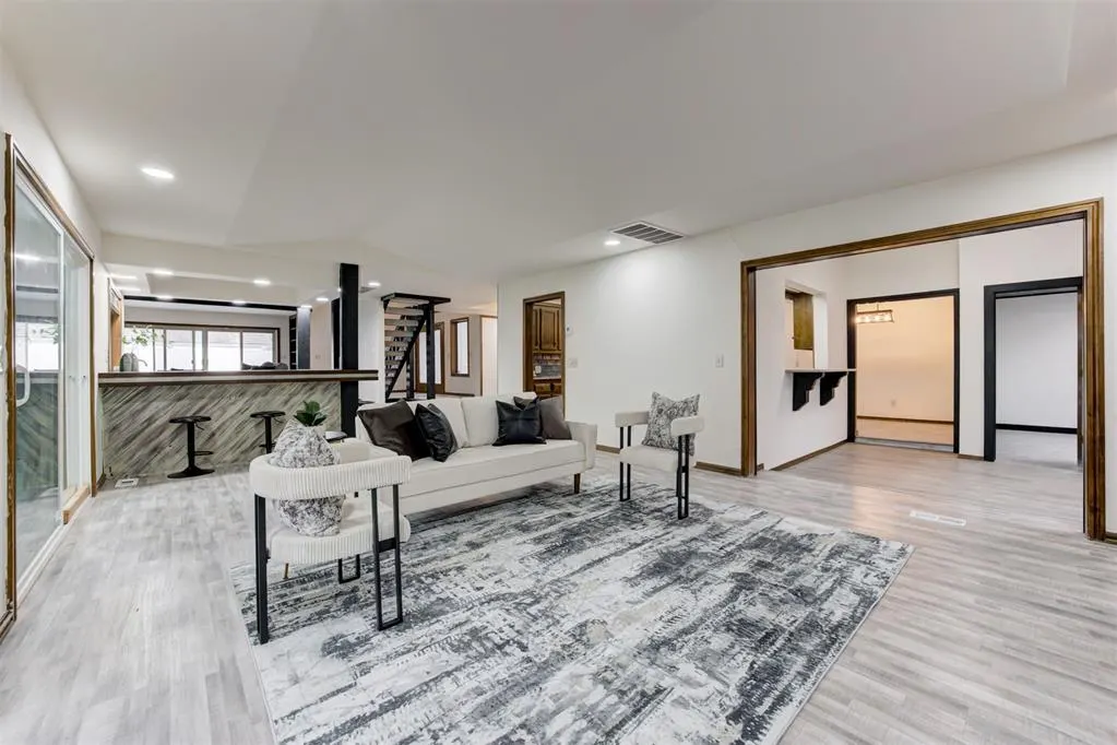 Photo 12 — 3021 Raintree Road, Oklahoma City, OK 73120