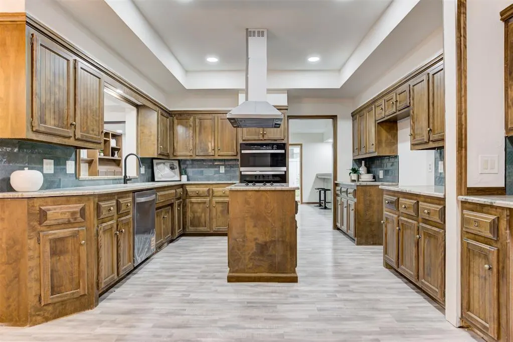Photo 14 — 3021 Raintree Road, Oklahoma City, OK 73120