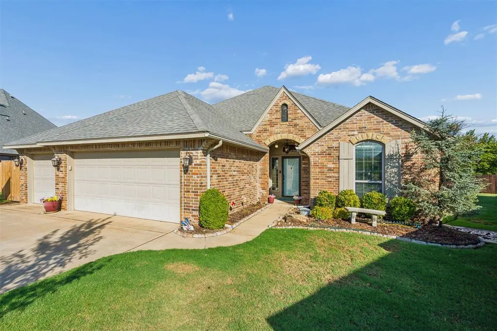 Photo 2 — 17104 Cadiz Court, Oklahoma City, OK 73170