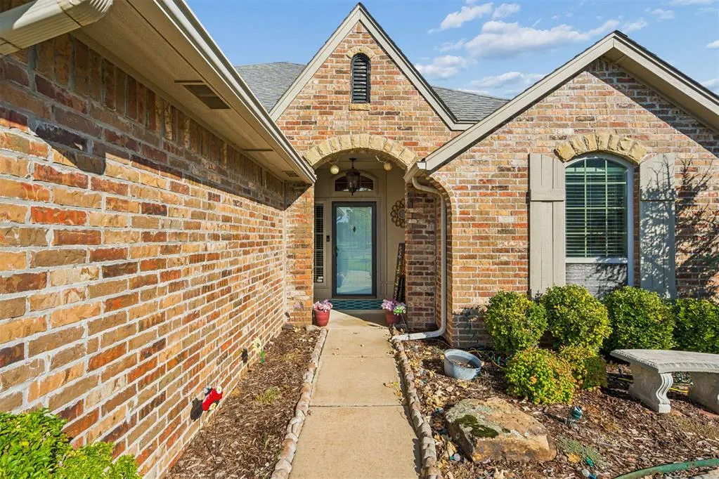 Photo 3 — 17104 Cadiz Court, Oklahoma City, OK 73170