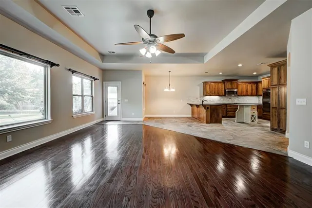 Photo 8 — 3800 Woodridge Trail, Edmond, OK 73034