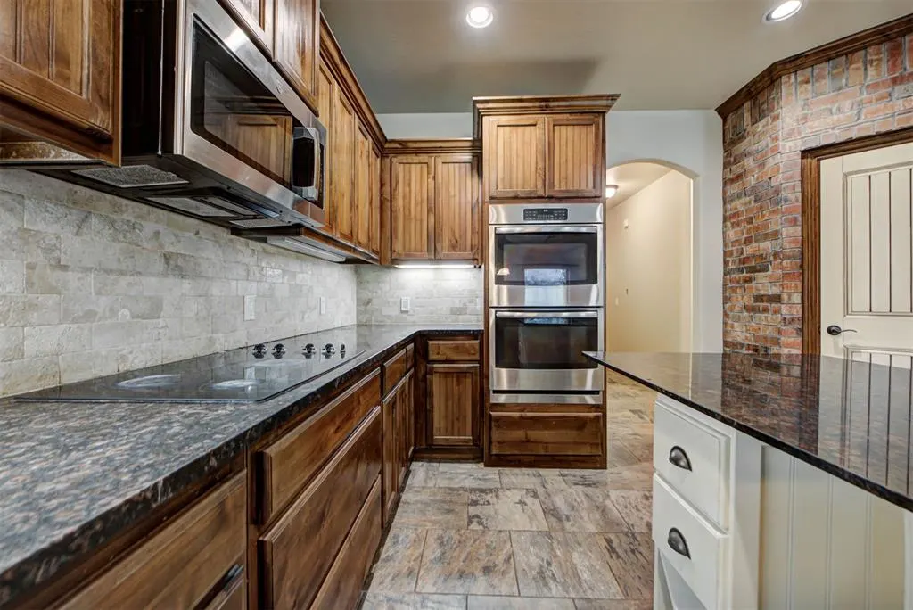 Photo 15 — 3800 Woodridge Trail, Edmond, OK 73034