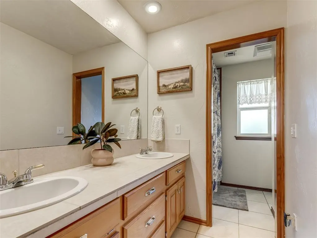 Photo 40 — 4100 S Fawn Meadow Drive, Harrah, OK 73045